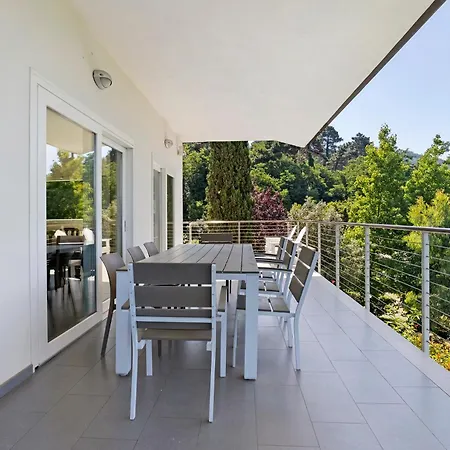 Sara Villa Camaiore